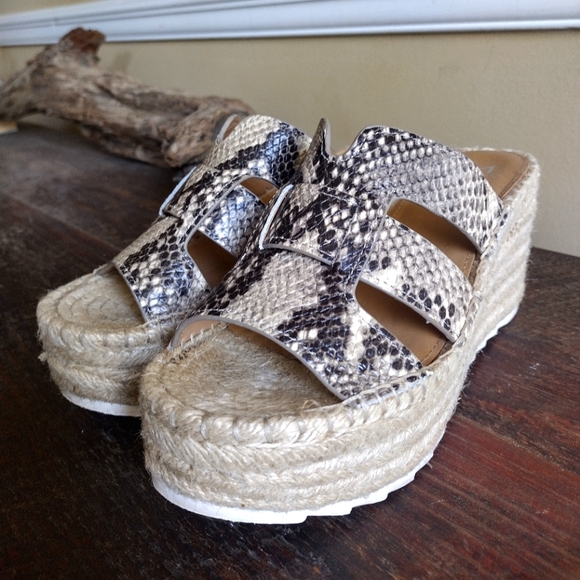 Marc Fisher Shoes - Marc Fisher Robbyn Gray Cream Snake Leather Platform Espadrille Sandals Size 7.5